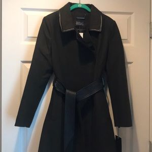 Badgley Mischka women’s size L winter coat.